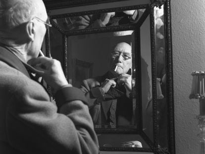 André Gide, en Neuchâtel, en 1948, un año después de recibir del Premio Nobel de Literatura.