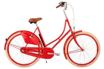 Con un toque vintage, Urban chic es uno de los modelos más clásicos para mujer de la marca danesa Verlobis. Fabricada 100% en Alemania y pintada de un rojo fuego con neumáticos globo en crema, esta bicicleta es perfecta para pedalear en la ciudad con elegancia. Urban chic de Verlobis (695 euros).
	 