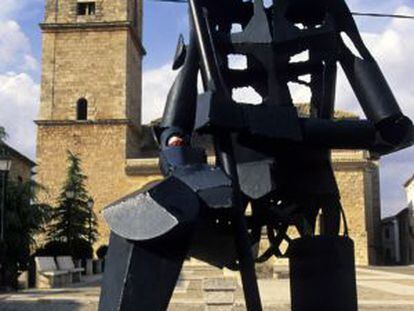 Una estatura del Quijote en el pueblo toledano.