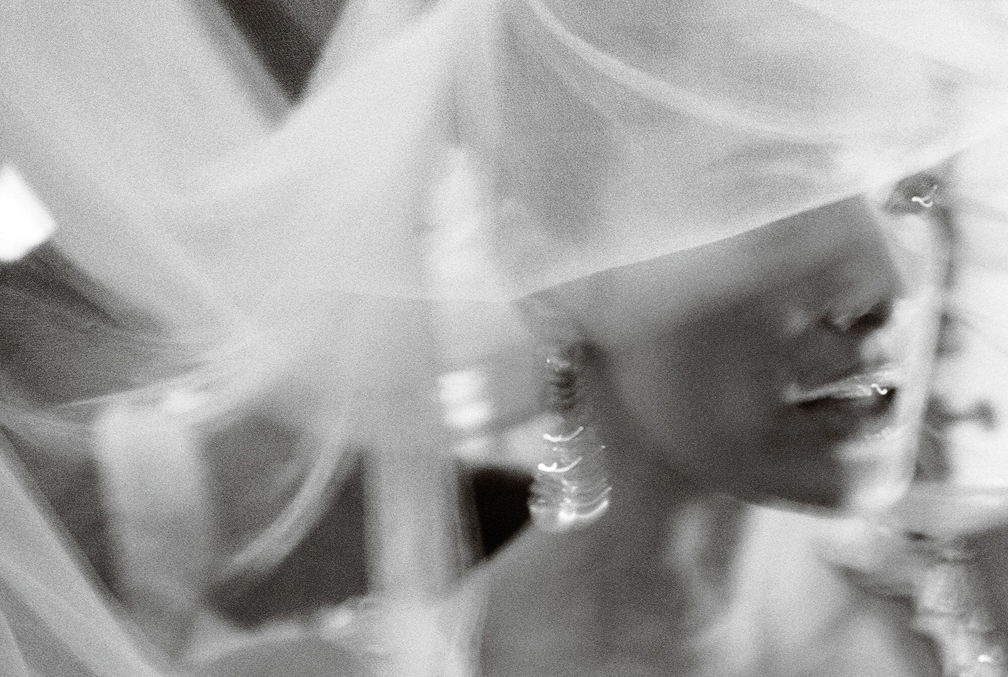 La actriz Salma Hayek, retratada por Mario Testino el día de su boda con el magnate francés François-Henri Pinault. La ceremonia se ofició en la ópera La Fenice, en Venecia, en abril de 2009. La imagen forma parte de 'I Love You', el nuevo libro de Testino publicado por Taschen.