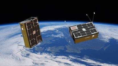 Recreació dels dos Cubesat catalans orbitant la Terra.