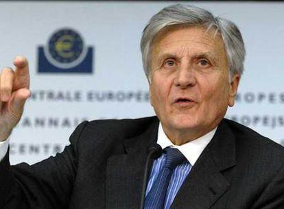 El presidente del BCE, Jean Claude Trichet, durante la conferencia de prensa, ayer en Francfort.