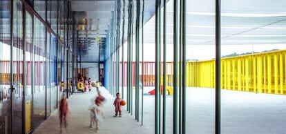 Petit Comte Kindergarten de Besalú (España), construido por los arquitectos españoles Rafael Aranda, Carme Pigem y Ramón Vilalta.