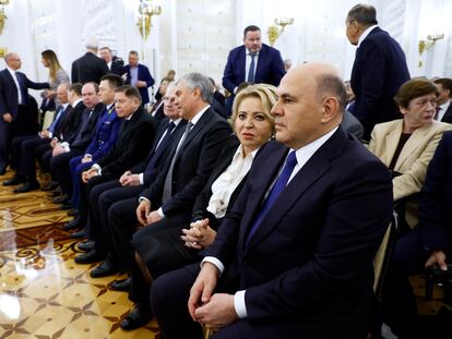 La presidenta del Senado ruso, Valentina Matviyenko, segunda por la derecha, durante la ceremonia de adhesión de los territorios ucranios, el 30 de septiembre en Moscú.
