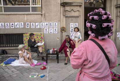 'Perfomance' de protesta junto a las oficinas de la empresa Gestora Integral de Proindivisos.