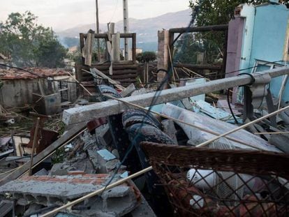 Una casa derrumbada por la explosión pirotécnica en A Torre (Paramos, Tui).