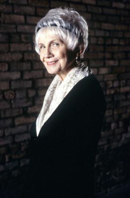 La escritora canadiense Alice Munro (Winghan, Ontario, 1931).