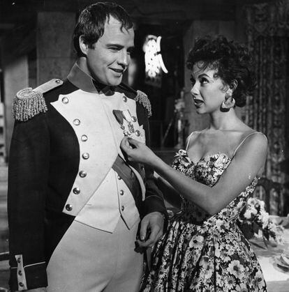Marlon Brando and Rita Moreno in the 1954 movie 'Desiree'.