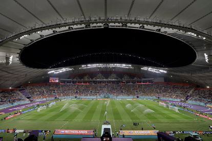 Interior del estadio Internacional Jalifa, en Qatar, durante un partido del Mundial 2022. 