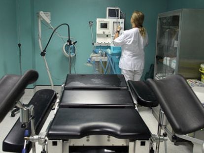 Sala de operaciones de una clínica madrileña donde se practican abortos.