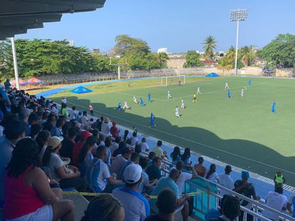 Un partido del Real San Andrés en el estadio Erwin O’Neill.