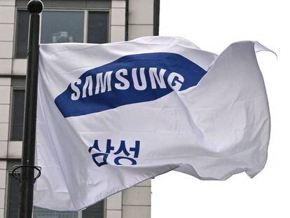 Bandera de Samsung en su edificio de Seocho, en Seúl. 