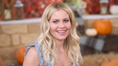 La actriz Candace Cameron en los platós del canal Hallmark Channel, en California, en una instantánea de octubre de 2020.