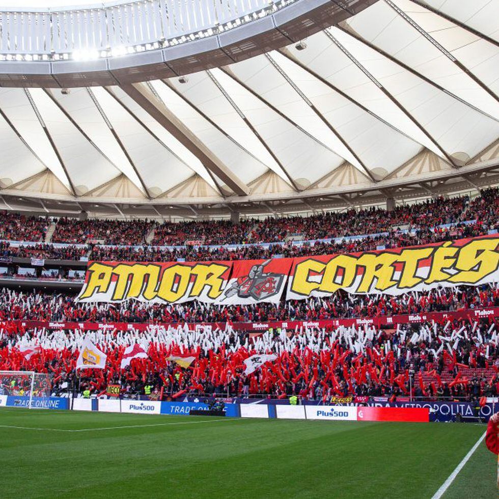 La UEFA ordena el cierre parcial del Metropolitano por la exhibición de una  bandera con simbología nazi en el estadio del City | Deportes | EL PAÍS
