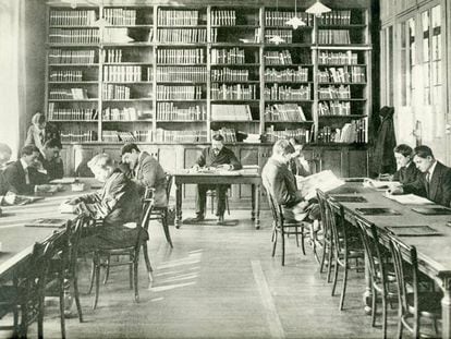 Imagen de la biblioteca de ESCP Europe en torno a 1910.