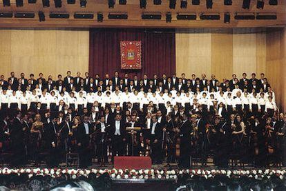 La Orquesta Sinfónica de Bilbao y la Sociedad Coral en el concierto del 5 de diciembre de 1986.