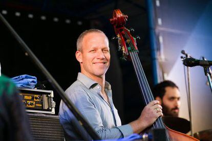 El contrabajista Avishai Cohen.