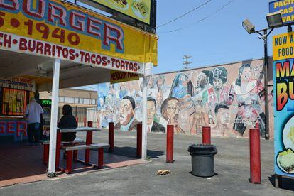 Un puesto de comida mexicana en la zona de South Central de la ciudad californiana.