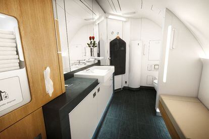 Así es el baño de primera clase de Lufthansa, donde usar el retrete, cambiar un pañal o incluso tener una aventura no tienen ni la mitad de mérito que hacerlo en el baño de turista.