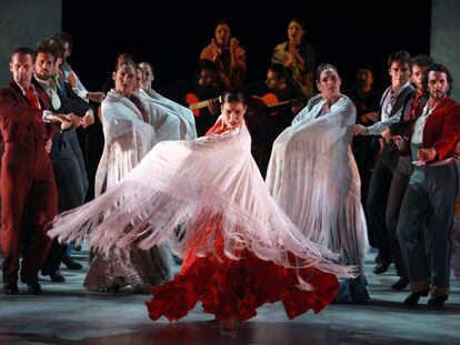 Escena de la coreograf&iacute;a &#039;Sorolla&#039;, del Ballet Nacional de Espa&ntilde;a, en su presentaci&oacute;n en los Teatros del Canal, en 2014.