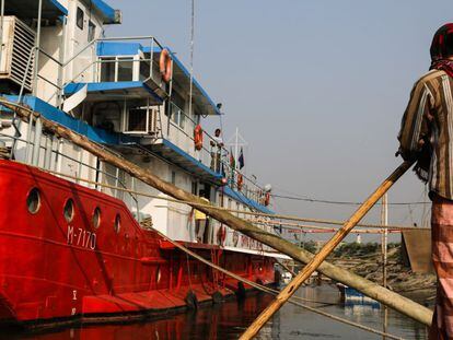 El barco-hospital Lifebuoy Friendship Hospital ofrece atención médica de manera ambulante a una población sin recursos de islas de Bangladesh.