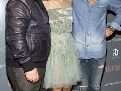 Pedro Almod&oacute;var y los actores Elena Anaya y Antonio Banderas en el estreno de La piel que habito en Nueva York el pasado mes de octubre.