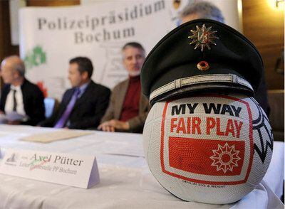 Rueda de prensa conjunta de la policía y la fiscalía ayer en Bochum (Alemania).