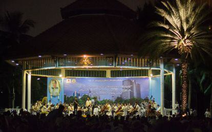 El escenario de la Orquesta Sinfónica en Lumpini.