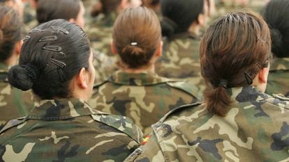Mujeres militares en la base de El Goloso (Madrid).