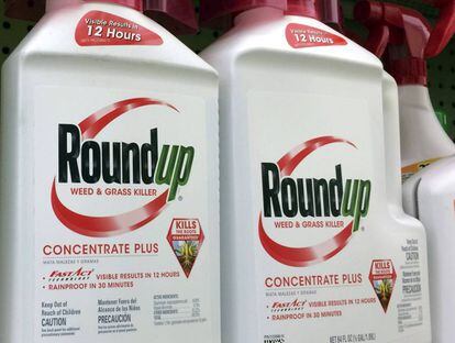El pesticida RoundUp de Monsanto. 