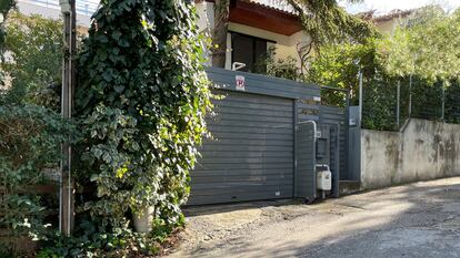 The door of the home of an Italian diplomat in Athens whose car was vandalized on December 2, 2022. 