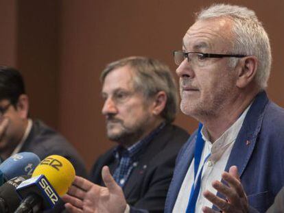 El coordinador general de IU, Cayo Lara, junto al candidato de IU a las Elecciones Europeas, Willy Meyer, en un acto de campaña, esta semana.