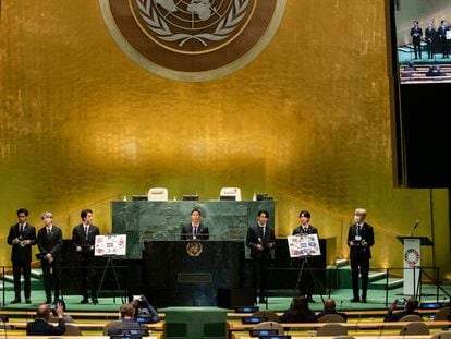 El grupo de K-pop BTS, representante especial de Corea del Sur, en un acto sobre los Objetivos de Desarrollo del Milenio, este lunes en la ONU en Nueva York.