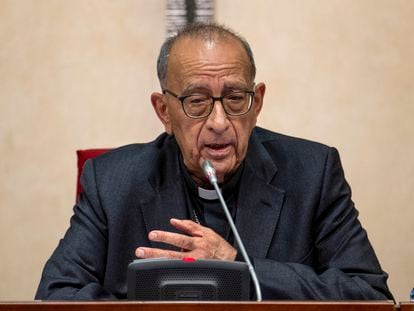 El presidente de la Conferencia Episcopal Española, el cardenal Juan Jose Omella, durante la asamblea extraordinaria del lunes.