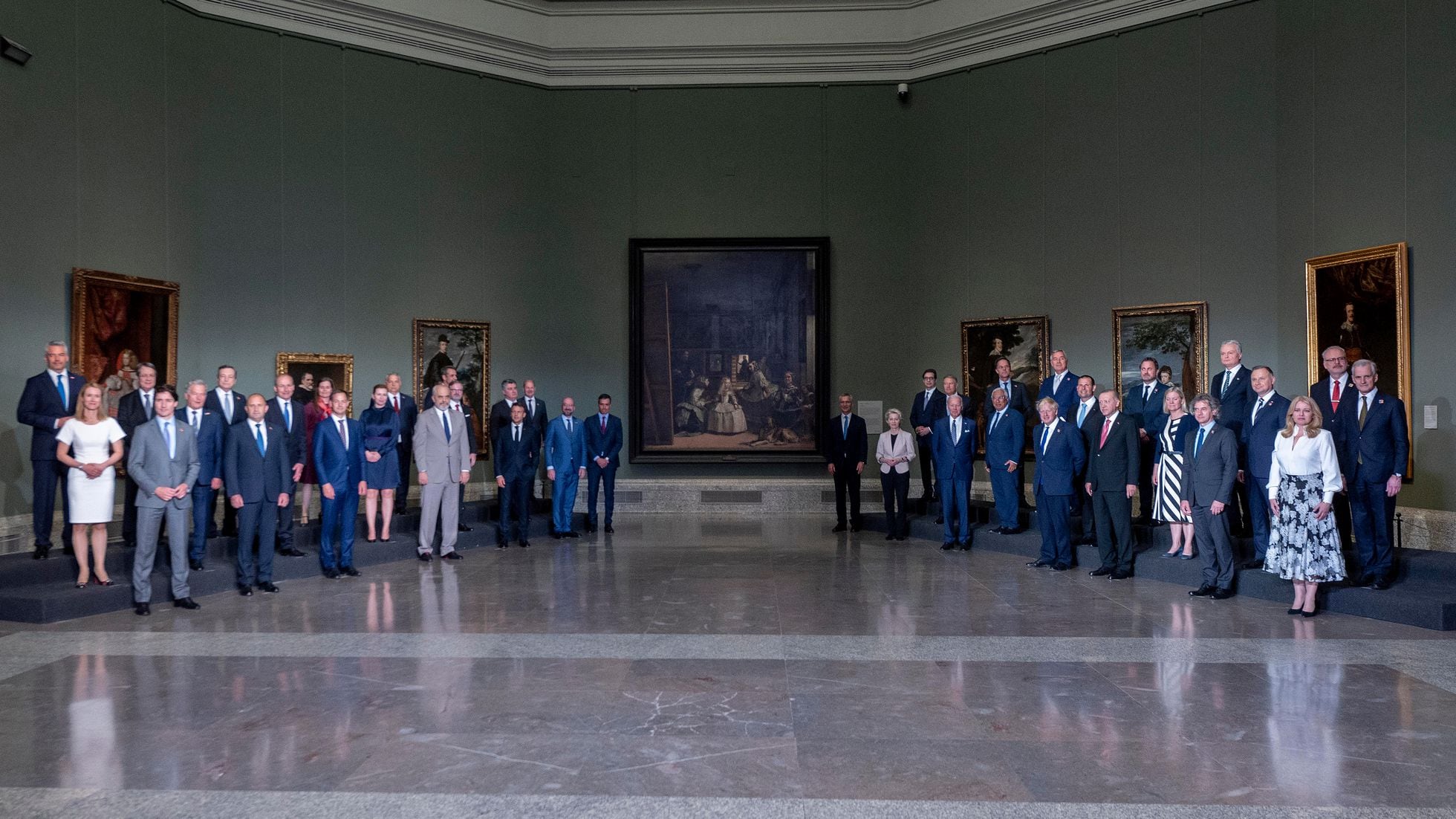 Foto de familia de los jefes de Estado y de Gobierno que han participado en la cumbre de la OTAN en Madrid.