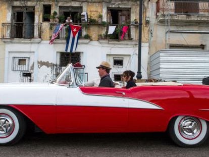 Banderas de Cuba y EE UU en un balc&oacute;n de La Habana, el 19 de diciembre. 
 