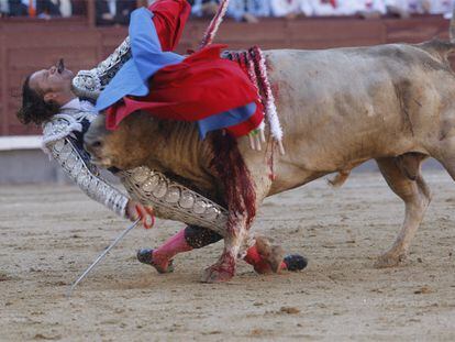 La escalofriante cornada a Julio Aparicio