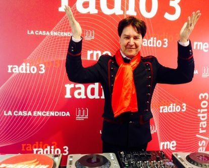 Juan Pablo Silvestre, director de 'Mundo Babel', en una imagen promocional de Radio 3.