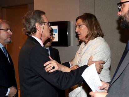 Momento en el que el nuevo decano del ICAM, José María Alonso, se interesa por el estado de Sonia Gumpert tras la presunta agresión.