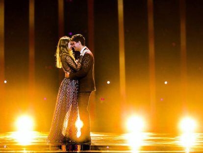 Los representantes de España, Amaia y Alfred, durante los ensayos en la víspera de la final de la 63ª edición de Eurovisión.