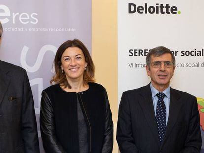 De izquierda a derecha, Fernando Ruiz (presidente de Deloitte), Ana Sainz (directora de Seres), Francisco Román (presidente de Seres) y Marciala de la Cuadra (socia de Deloitte).