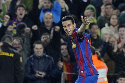 Pedro celebra un gol con el Barça.