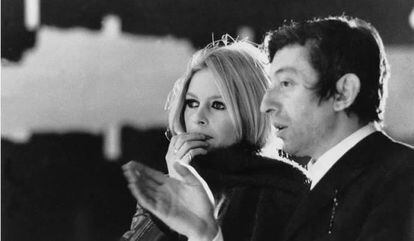 El músico Serge Gainsbourg y la actriz Brigitte Bardot.