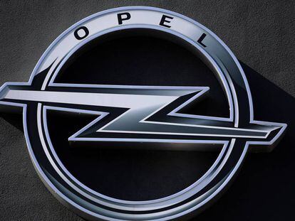 Logo de la compa&ntilde;&iacute;a Opel.
