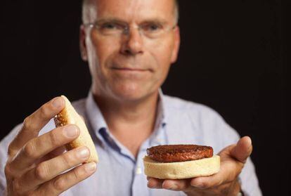 El profesor Marl Post es uno de los pioneros en el desarrollo de la carne artificial.
