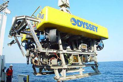 Detalle del <i>Odyssey,</i> el barco encargado del rescate del <i>Sussex.</i>