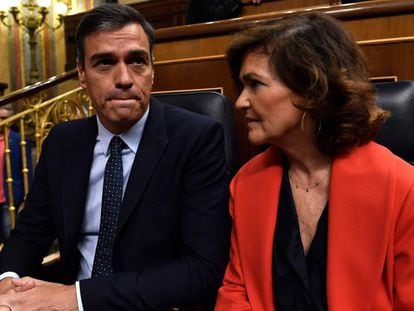 Pedro Sánchez y Carmen Calvo, este miércoles en el Congreso.