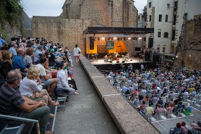 La Plaza de la Trinidad de San Sebastián durante la jornada inaugural de la 56ª edición de Jazzaladia.