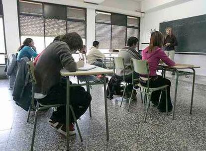 Alumnos durante una clase en un instituto de Vitoria.