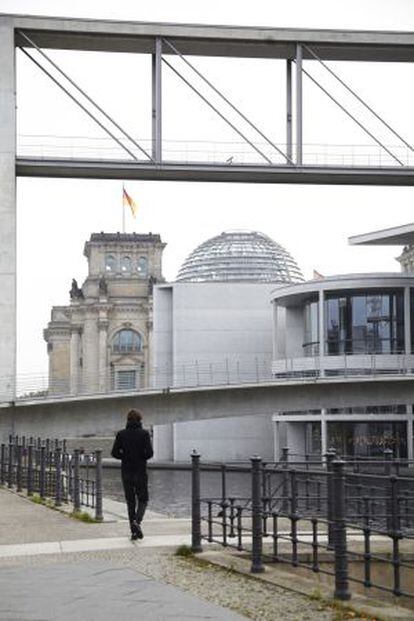 Norman Foster diseñó la cúpula del Reichstag, símbolo del nuevo Berlín